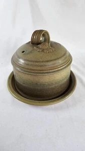 Vintage Studio Pottery Cheese Cloche/Dome - Grapes Motif - Stoneware - Picture 1 of 6