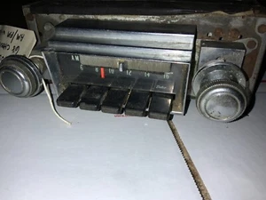 OEM GM 1968 CHEVROLET IMPALA AM / FM RADIO DELCO 7303231 SS 68 W/ KNOBS WIRING - Foto 1 di 7