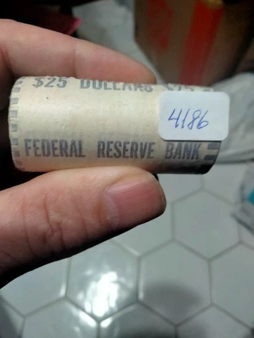 1979 P SUSAN B ANTHONY UNOPENED ROLL FROM FEDERAL RESERVE BANK Cover