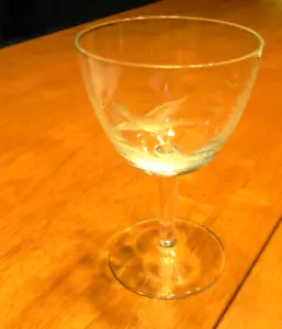 Vidrio de cóctel de licor de faisán de cuello anillo vintage de 4,75"" diseño de corte de rueda - Imagen 1 de 3