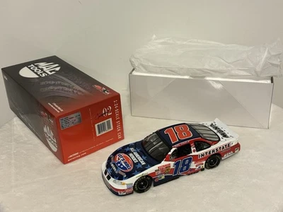 Acción 1:24 Bobby Labonte #18 baterías interestatales Let’s Roll 2002 Gran Premio Foto 1 de 4