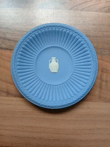 Wedgwood Jasperware Small Decorative Plate - 7.5cm Diameter - Picture 1 of 2