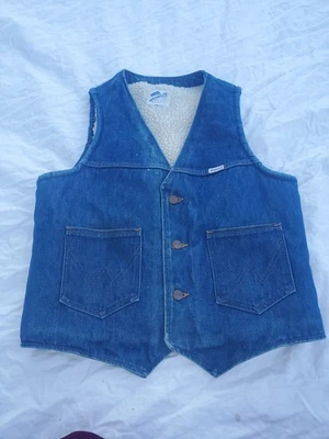 Colete jeans vintage Wrangler Sherpa forrado masculino tamanho médio (?) Botão EUA  - Imagem 1 de 4