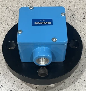 WARRICK CONTROLS TYPE 3F2D ELECTRODE FITTING SENSOR , GEMS SENSOR, *NEW* - Picture 1 of 4