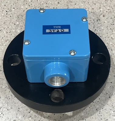 WARRICK CONTROLS TYPE 3F2D ELECTRODE FITTING SENSOR , GEMS SENSOR, *NEW* - Image 1 of 4