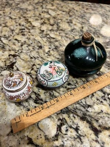 VINTAGE Lot of 3 covered small containers 1 marked w/BONUS - Picture 1 of 3