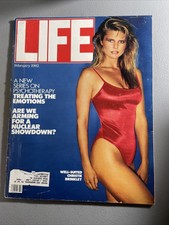 1982 February Life Magazine Well Suited Christie Brinkley (LF16)