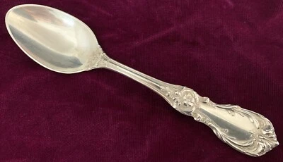 Cubiertos de ley Reed and Barton, borgoña, cucharadita, 5 7/8 pulgadas Foto 1 de 4