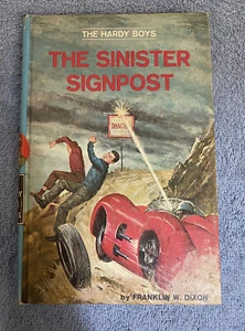 THE HARDY BOYS #15 The Sinister Signpost Hardback Franklin W Dixon 1968 - Picture 1 of 6