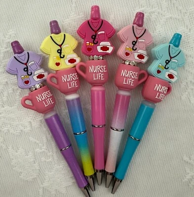 Caneta com miçangas personalizada. Nurse Life!! Presentes, enchimento de cesta, festa, diário - Imagem 1 de 4