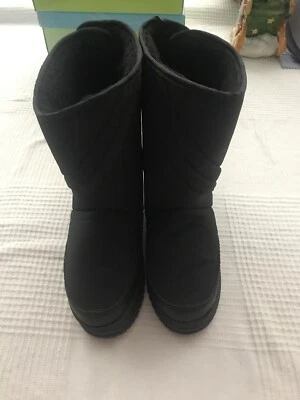 BOTAS DE NEVE GRIZZLY ORIGINAIS AO AR LIVRE TAMANHO JUVENIL 3/4 Preto - Imagem 1 de 4