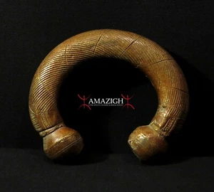 Antique Fine Massive Copper Manilla – African Currency – Sahel - Picture 1 of 5