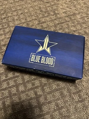 paleta jeffree star sangre azul Foto 1 de 4