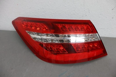 2010 2011 2012 2013 MERCEDES BENZ W207 E550 КУПЕ ЛЕВАЯ СТОРОНА ЗАДНИЙ ФОНАРЬ - Изображение 1 из 4