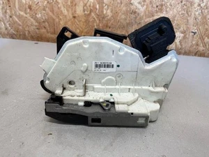 VW Passat Variant B8 3G5 serratura porta anteriore sinistra 5E2837015B 2.00 diesel 22185246 - Foto 1 di 2