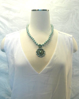 Collar y pendiente Heidi Daus relajado y refinado con cuentas de cristal Foto 1 de 4