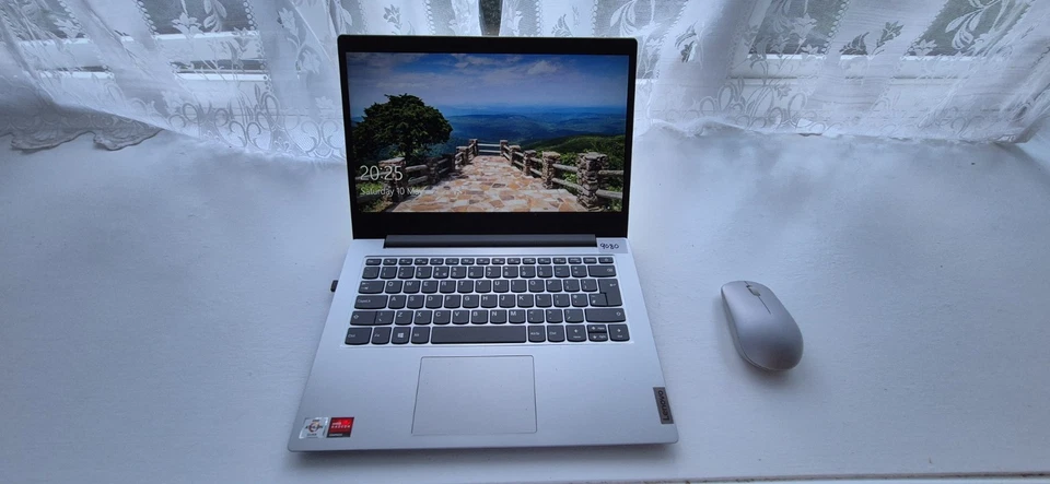 Lenovo IdeaPad 1 14ADA05 14" HD Laptop, Athlon Silver 3050e 1.40GHz, 4GB, 64GB - Image 1 of 4