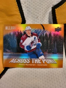 Across The Pond Orange. Mikko Rantanen ATP-3 Avalanche. 24 25 Allure Hockey  - Bild 1 von 2