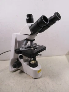 Microscopio trinocular de laboratorio AmScope T660C con 4 objetivos - Imagen 1 de 22