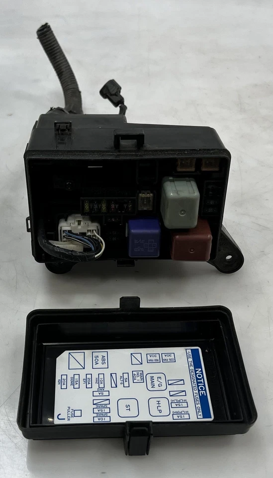 1998 - 2000 Toyota Rav-4 Engine Fusebox Junction Block OEM 8274042022 - Image 1 of 4