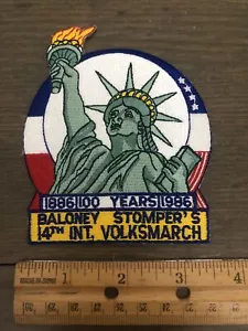 BALONEY STOMPERS VOLKSMARCH PENNSYLVANIA 1986 FREIHEITSSTATUE WANDERAUFNÄHER - Bild 1 von 3