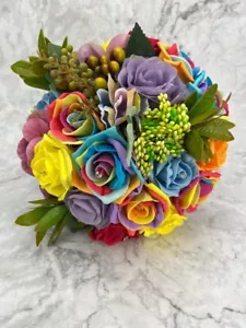 Braut Regenbogen bunt Rose Hochzeitsstrauß Rosen mit Laub & Strass - Bild 1 von 10