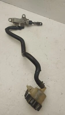 Cilindro maestro de freno trasero y depósito Yamaha XT 600 XT600 3TB Foto 1 de 4