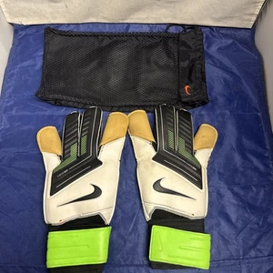Nike GK Vapor Grip 3 Goalkeeper Gloves - Size 9 With Bag EUC - Picture 1 of 12