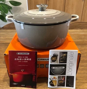 Olla esmaltada de hierro fundido Le Creuset Cocotte Ronde 24 cm 9,5 pulgadas 4,5 qt - Imagen 1 de 11