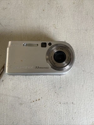 Sony Cyber-shot DSC-P200 7.2MP Compact Digital Camera - Image 1 of 4