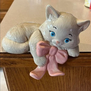 VTG Ceramic Persian White Cat 8"Figure w/Pink Bow Shelf Sitter Hand Painted - Picture 1 of 6