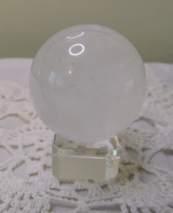 Bola de cristal de cuarzo transparente natural Ord esfera de piedra sobre soporte de cristal de vidrio - Imagen 1 de 6