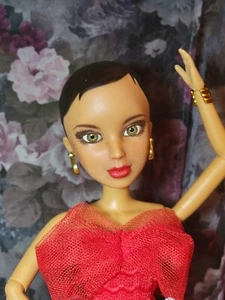 LIV Puppe - Bild 1 von 5