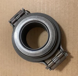 Volkswagen Clutch Throw Out Bearing 004 141 165 / 1 850 282 160 - Picture 1 of 2