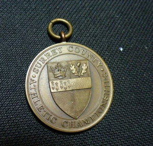 Sport Bronze, looped, track and field, Cross Country 1947 event. - Picture 1 of 4