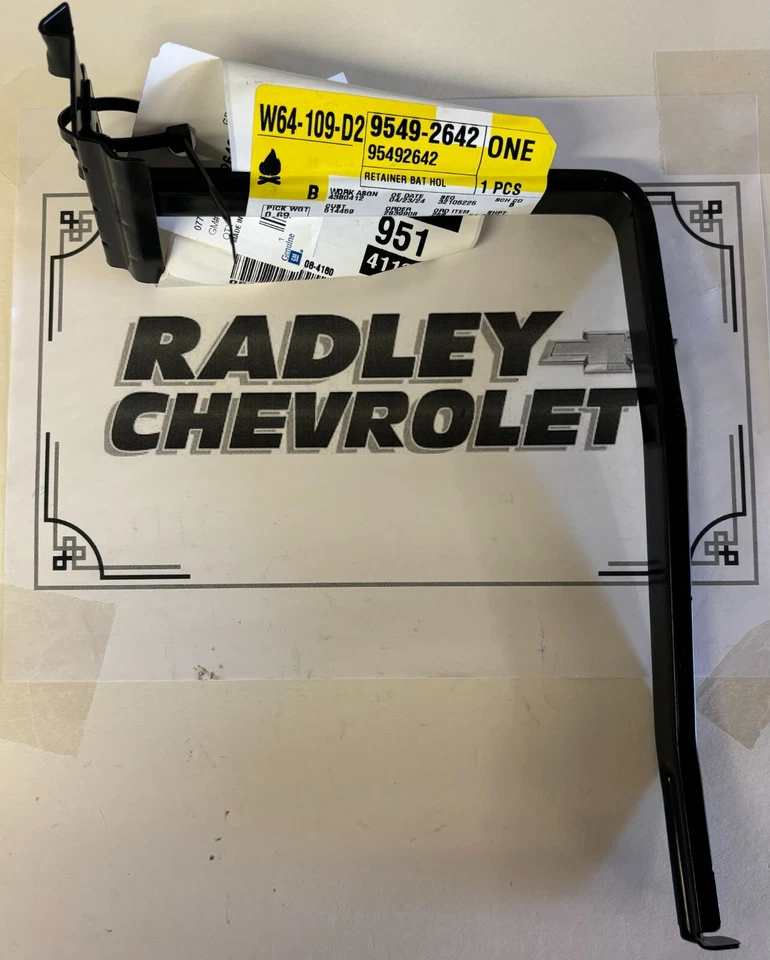 NEW GM OEM BATTERY HOLD DOWN TIE BRACKET CLAMP- GENERAL MOTORS GMC 95492642 - Image 1 of 1