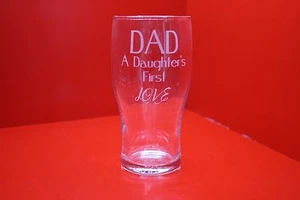 Vaso de pinta grabado con láser para papá e hijas primer amor día del padre - Imagen 1 de 6