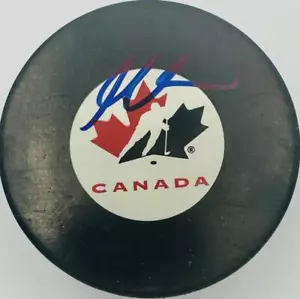 MARTIN BRODEUR SIGNED TEAM CANADA HOCKEY PUCK NEW JERSEY DEVILS BECKETT BAS J22 - Picture 1 of 2