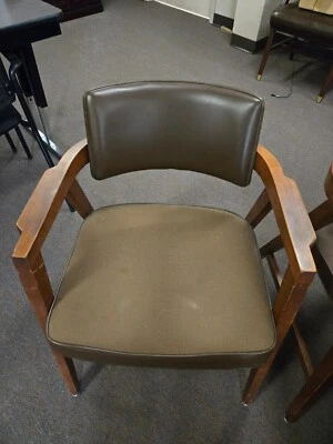 Años 60 W.H. Silla Gunlocke Chair Company 21-C nogal Foto 1 de 2