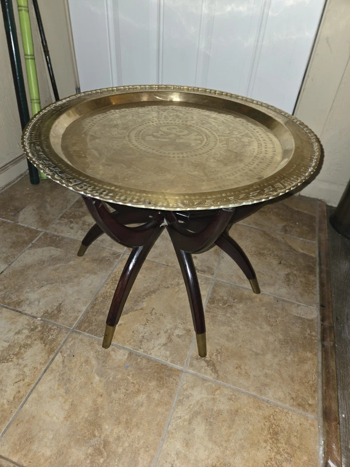 Mesa Bandeja Latón Pata Araña Asiática Vintage Mediados de Siglo Excelente Estado  Foto 1 de 4