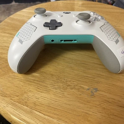 Xbox One Special Edition Wireless Controller - Sport White - Image 1 of 4