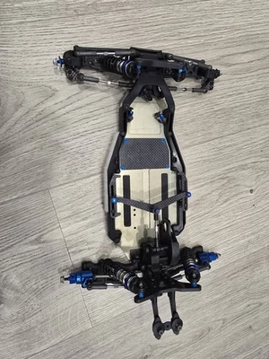 Team ASSOCIATED RC10 B6.2D Slider - Image 1 of 4