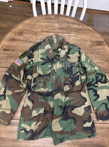 US Army M65 Field Jacket Woodland Camo Jacke mit Patches Small Regular USA Made - Bild 1 von 10