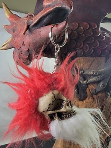 3D Schädel Knochenkopf Schlüsselanhänger Motorrad Wächter Gremlin Engel Biker Auto rot - Bild 1 von 7
