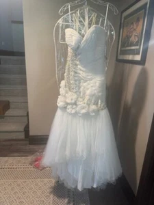 Precious Posh o3721 weißes einzigartiges Festzug Kleid Gr. 2 Neu mit Etikett SALE! - Bild 1 von 9