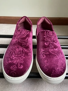 NEW J Slides Angelica Crushed Velvet Slip-On Sneaker Merlot Size 9.5 MSRP $110 - Picture 1 of 8