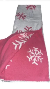Nicole Miller Pink Snowflake Christmas Throw Blanket Viral TikTok Pinkmas - Picture 1 of 3