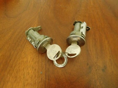 1970 1978 Chrysler Door Locks with Keys Y152 NOS - Image 1 of 4