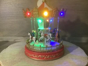 2021 Avon Christmas Carousel Light Up - GREAT PREOWNED MUSIC AND LIGHTS UP ! - Picture 1 of 8