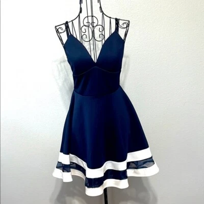 Jodi Kristopher Women's Blue & White Fit & Flare Mini Dress Plunge Neckline Sz 3 - Image 1 of 4